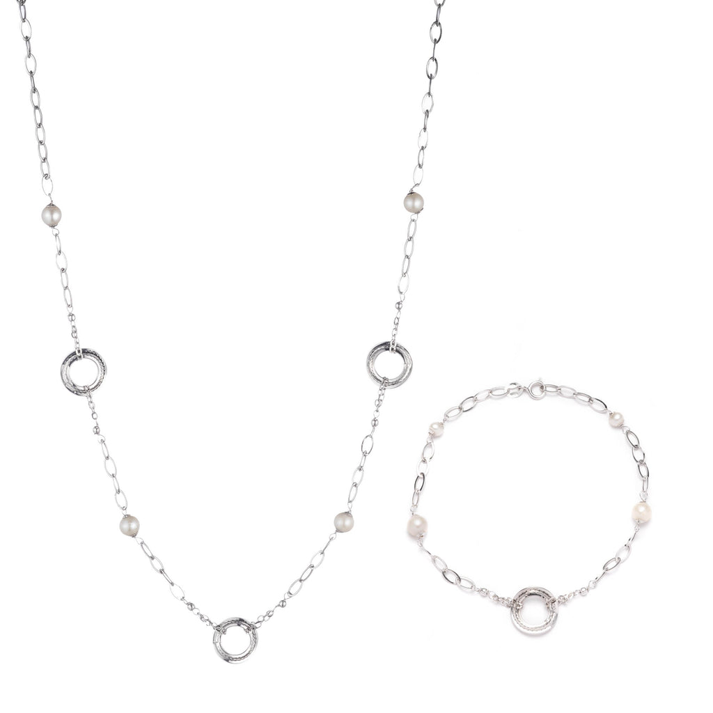 18k White Gold and Pearl Necklace